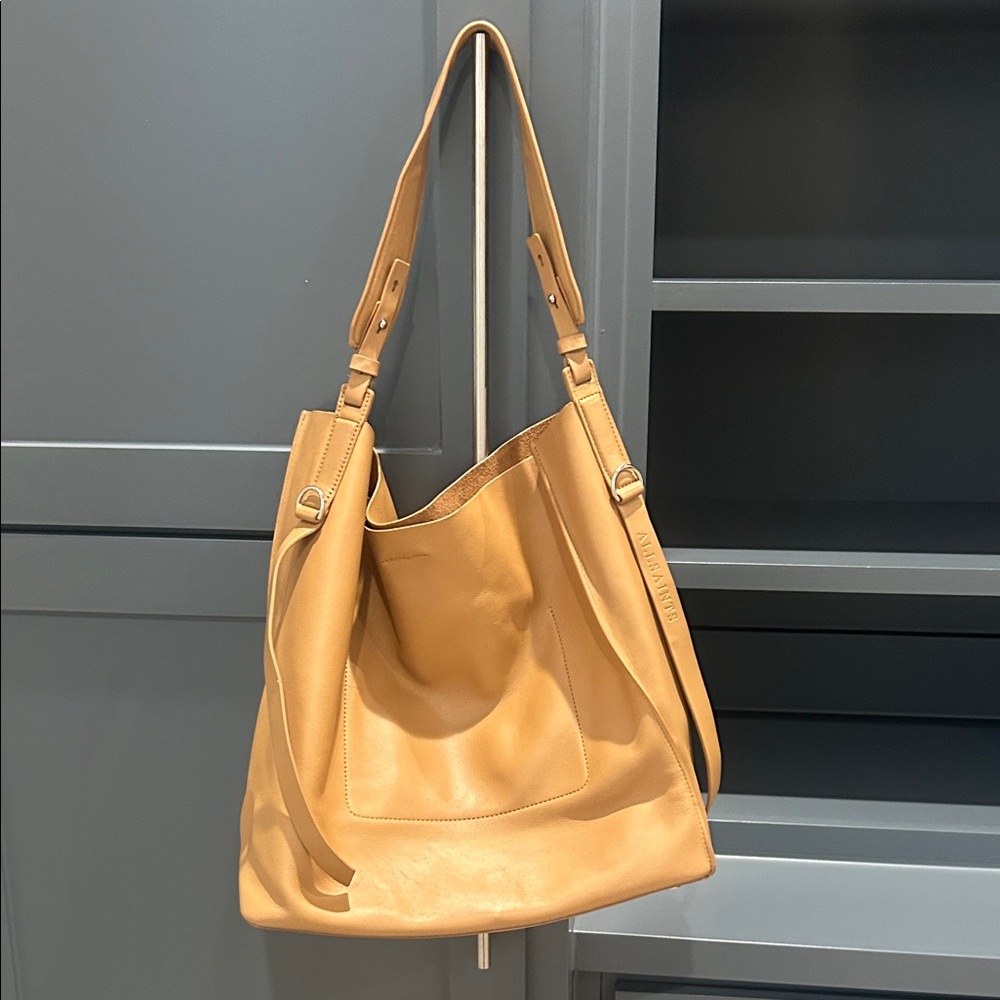 Tan Leather Shoulder Tote Bag - Women's Carryall